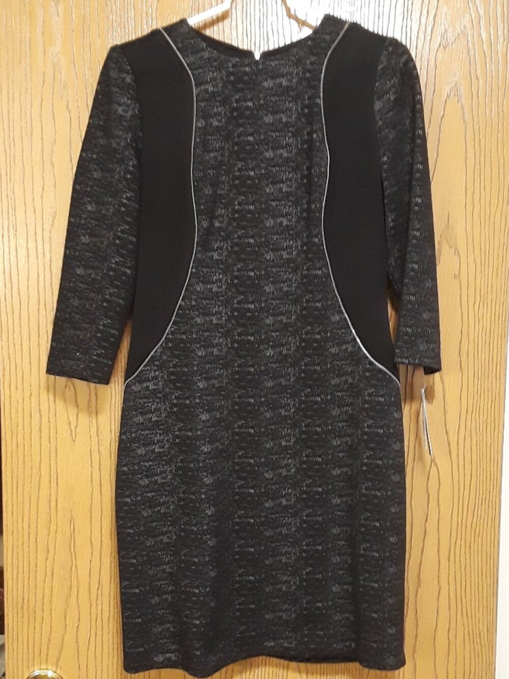 Maia Black/White Melange Sheath Dress Faux Zipper Accents Size 8 Knit Marled